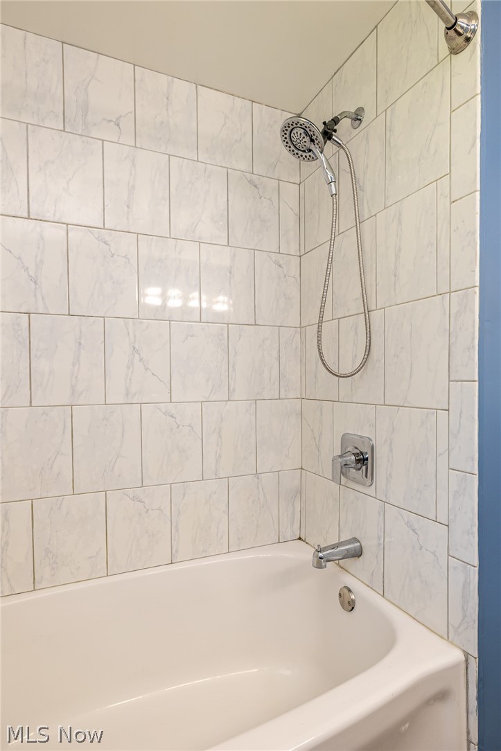 Suburban Quality Dev Co Bainbr - Residential