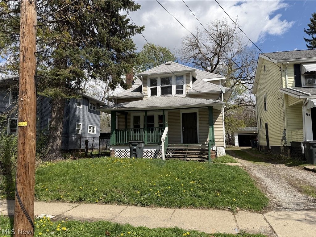 Photo of 633 Madison Avenue, Akron, OH 44320 (MLS # 5201085)