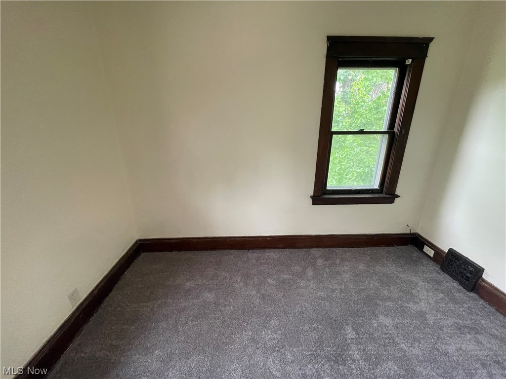 Tomkins & Lufkins - Residential Lease