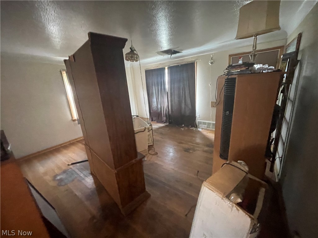 Conger-Helper Realty Companys - Residential