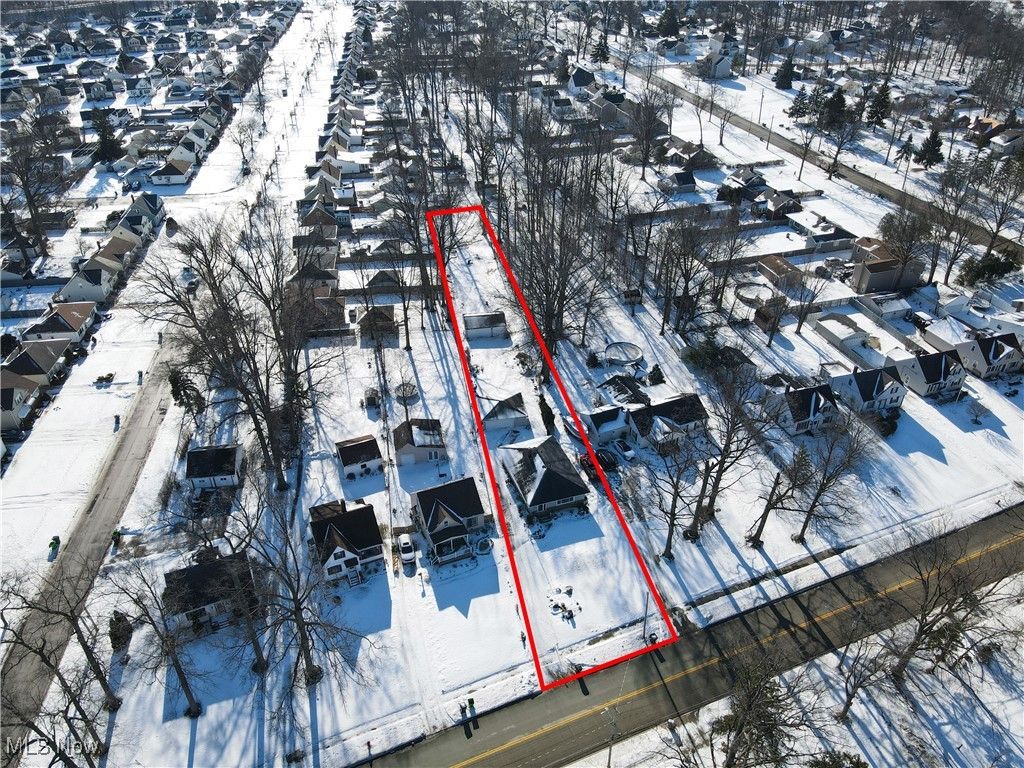 Photo of 29310 Grand Boulevard, Wickliffe, OH 44092 (MLS # 5183406)