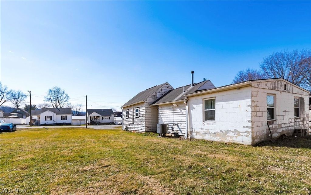 Photo of 97 E King Street, Zanesville, OH 43701 (MLS # 5188956)