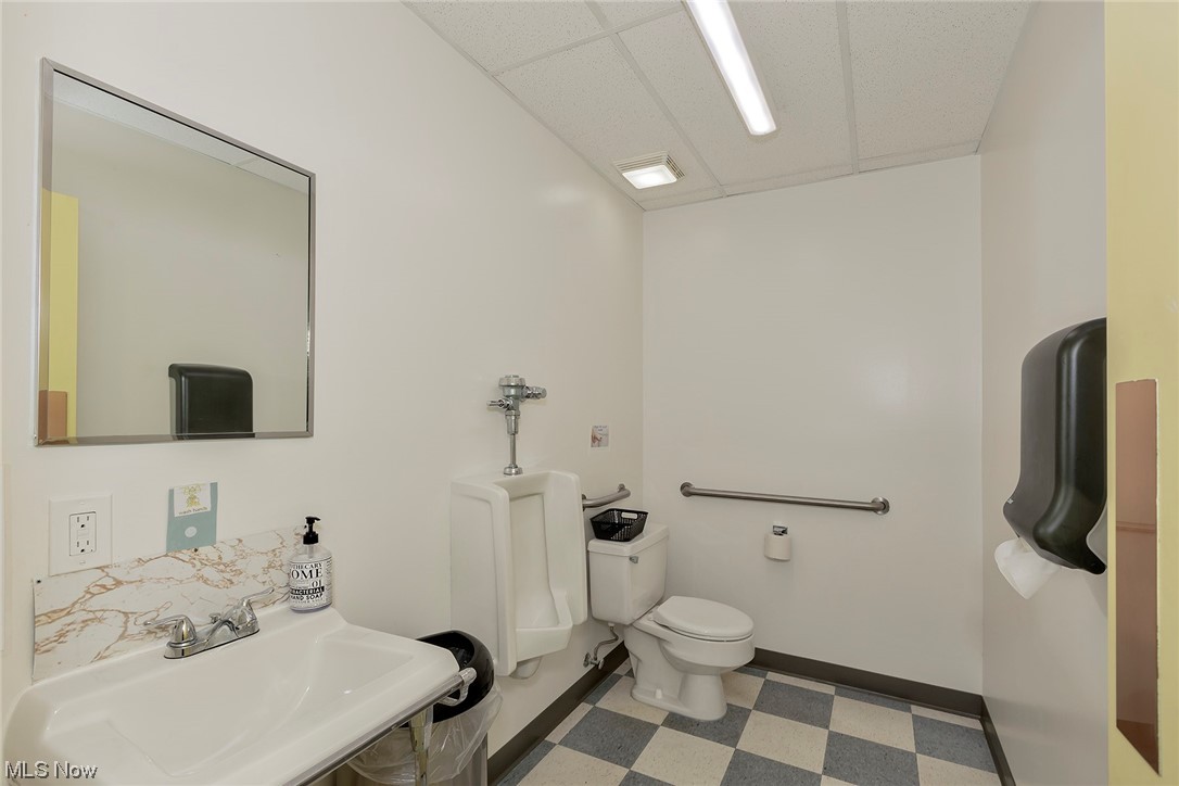 Humphreys Village - Commercial Sale