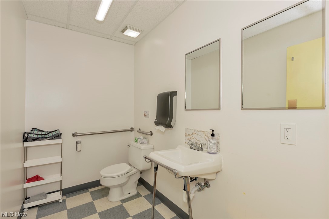 Humphreys Village - Commercial Sale