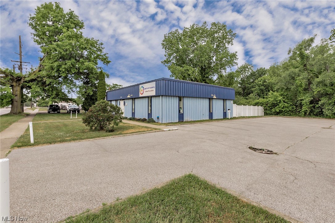 Humphreys Village - Commercial Sale