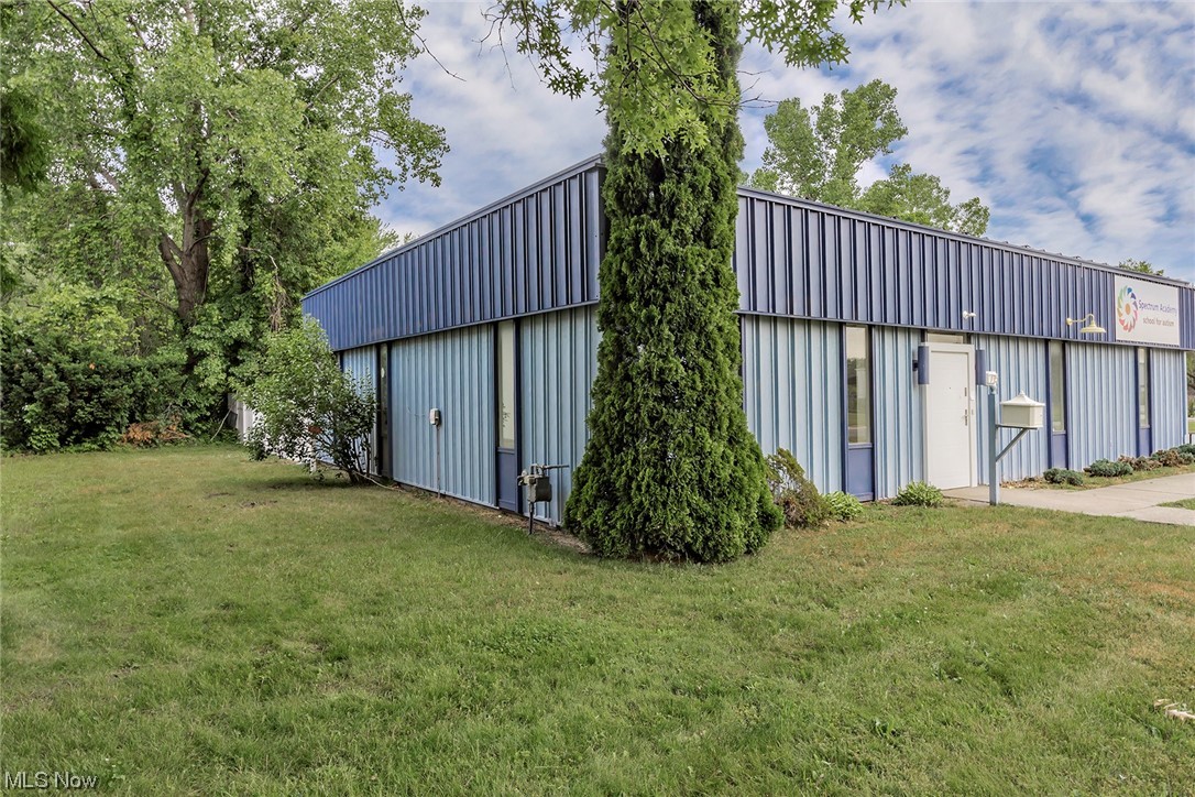 Humphreys Village - Commercial Sale