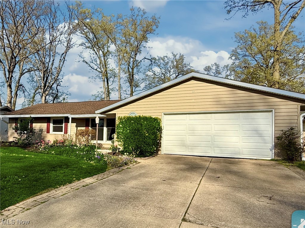 1351 Beechview Drive, Vermilion, Ohio image 2