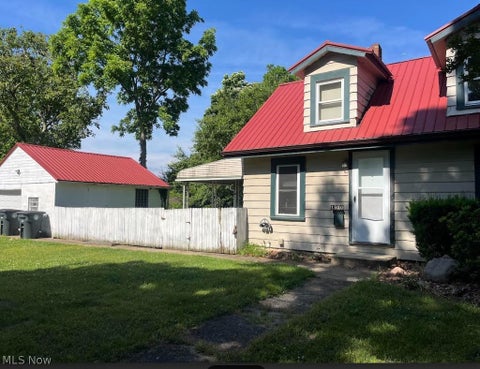 Photo of 1920 17th Street SW, Akron, OH 44314 (MLS # 5215647)