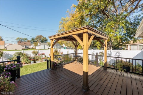 Tiny photo for 4896 Kennedy Drive, Brooklyn, OH 44144 (MLS # 5255204)