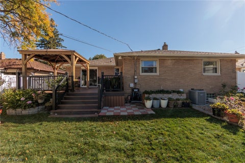 Tiny photo for 4896 Kennedy Drive, Brooklyn, OH 44144 (MLS # 5255204)