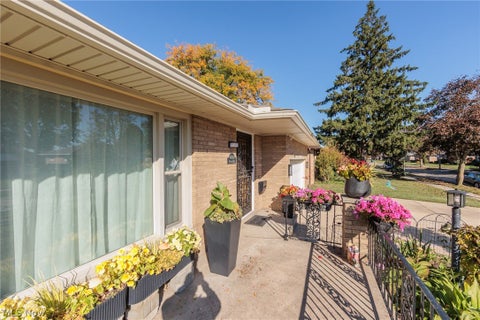 Tiny photo for 4896 Kennedy Drive, Brooklyn, OH 44144 (MLS # 5255204)