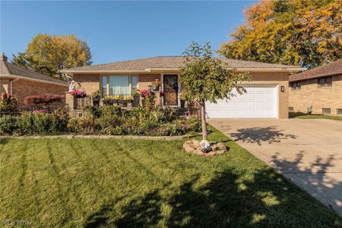 Photo of 4896 Kennedy Drive, Brooklyn, OH 44144 (MLS # 5255204)
