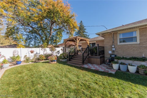 Tiny photo for 4896 Kennedy Drive, Brooklyn, OH 44144 (MLS # 5255204)