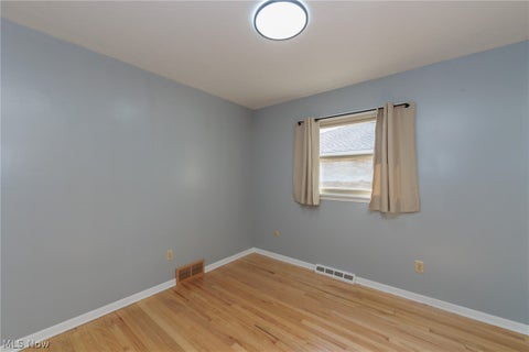 Tiny photo for 4896 Kennedy Drive, Brooklyn, OH 44144 (MLS # 5255204)