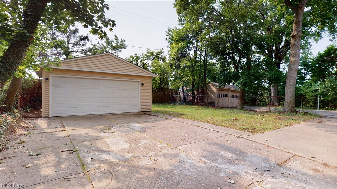 Euclid 09 - Residential Income