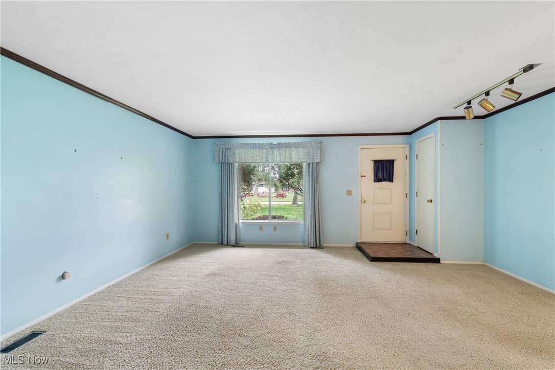 145 Pinehurst Boulevard, Eastlake, Ohio image 10