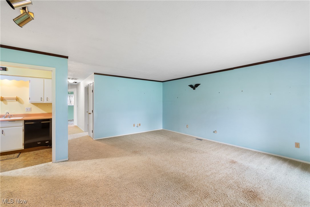 145 Pinehurst Boulevard, Eastlake, Ohio image 8