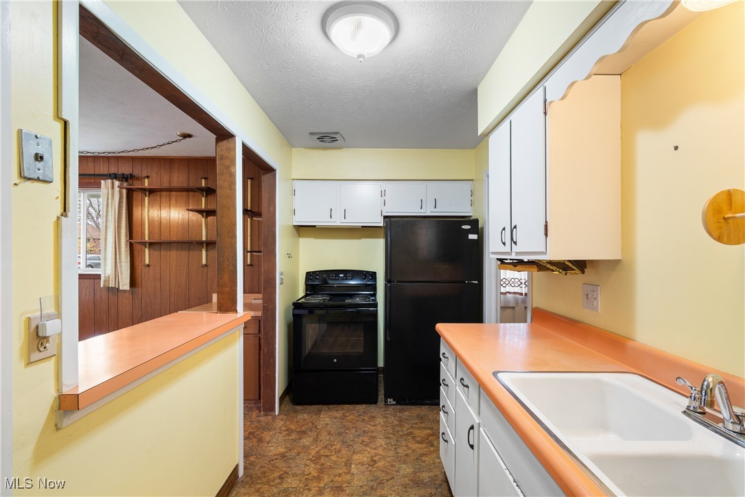145 Pinehurst Boulevard, Eastlake, Ohio image 3