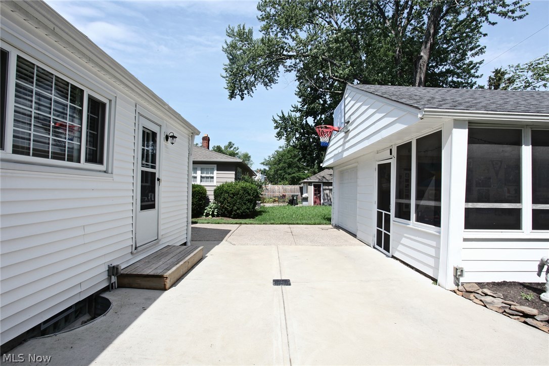 Basset Road - Residential