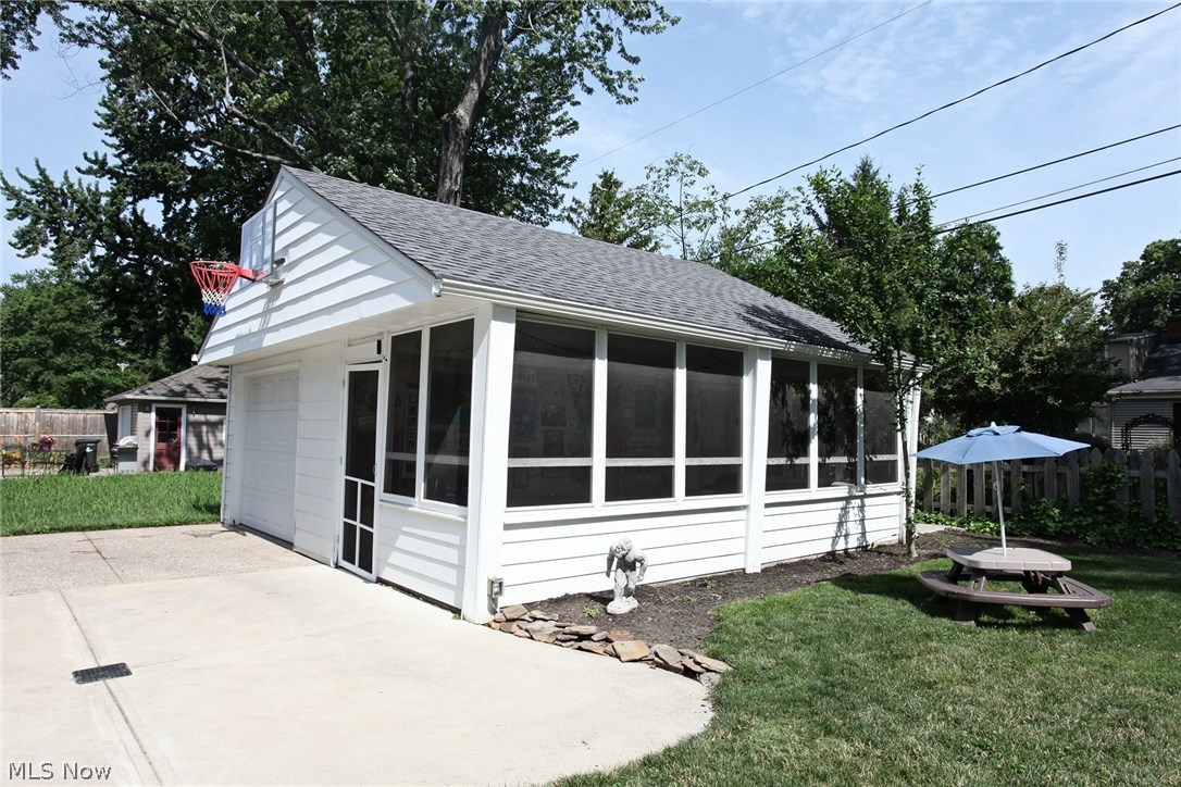 Basset Road - Residential