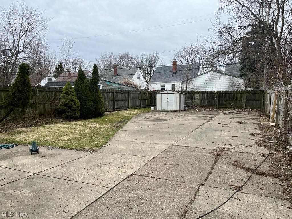 Shaker - Residential