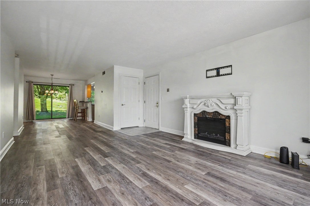 3800 Rosemont Boulevard 114B