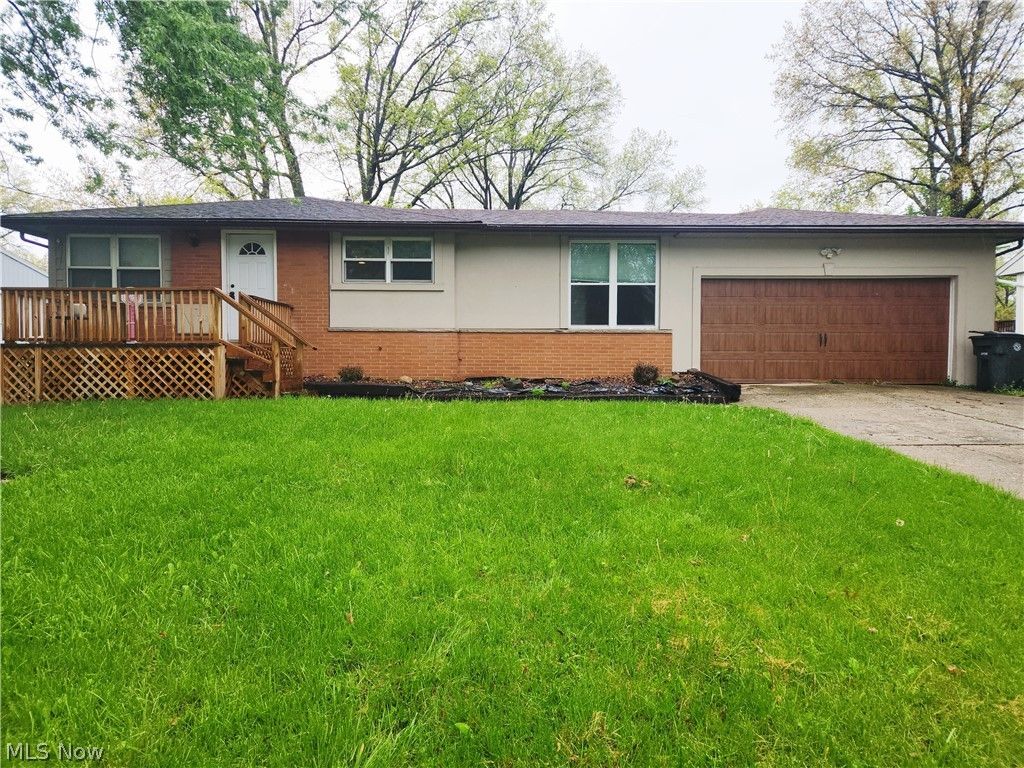 Photo of 7597 Venice Heights Drive NE, Warren, OH 44484 (MLS # 5205785)
