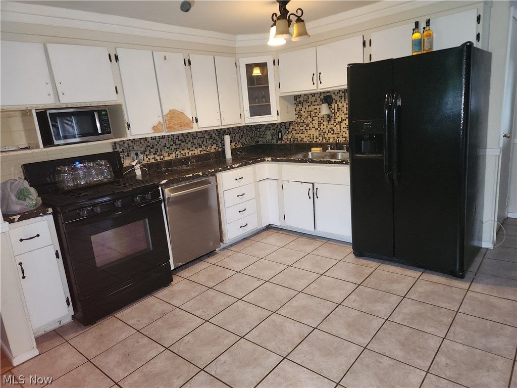 Photo of 7597 Venice Heights Drive NE, Warren, OH 44484 (MLS # 5205785)