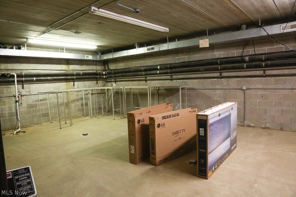 Tuxedo Farms - Commercial Lease