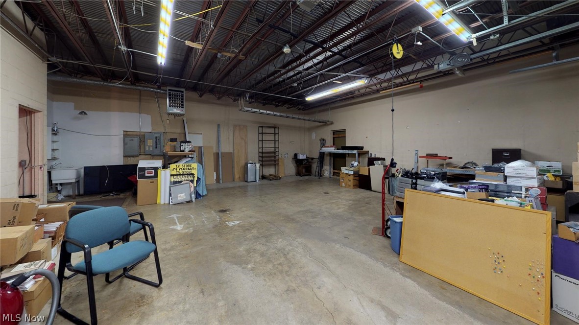 Tuxedo Farms - Commercial Lease