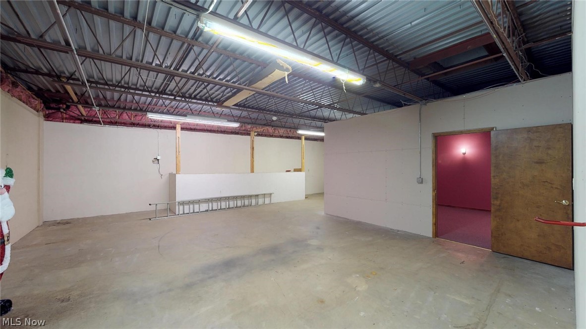 Tuxedo Farms - Commercial Lease