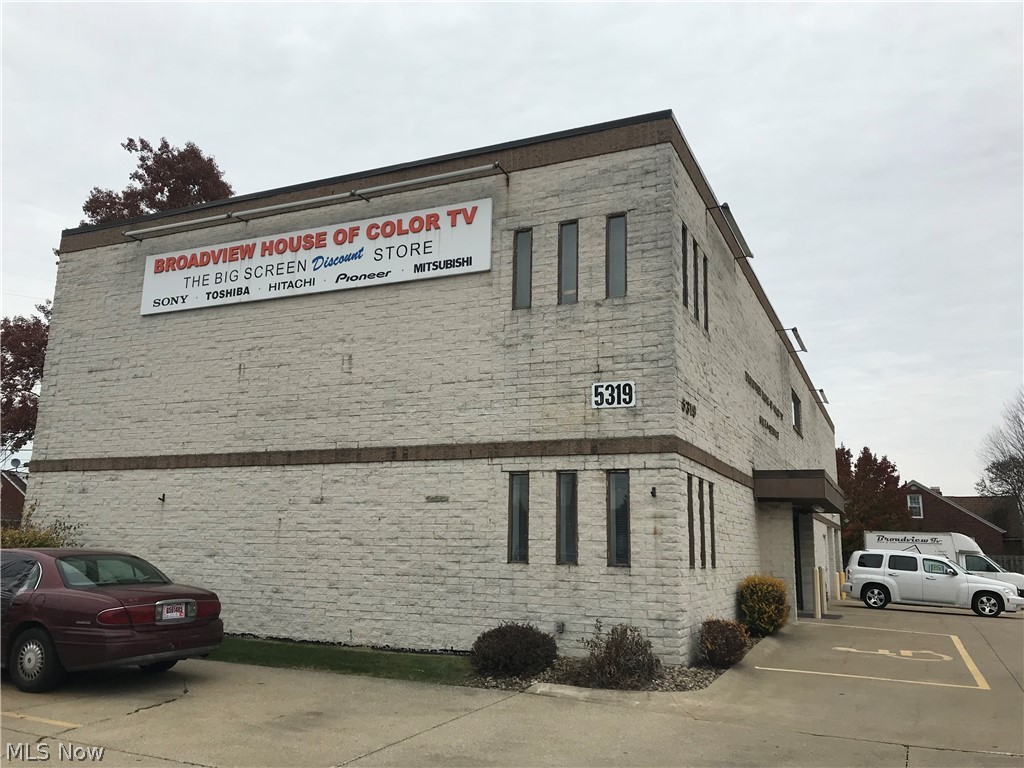 Tuxedo Farms - Commercial Lease