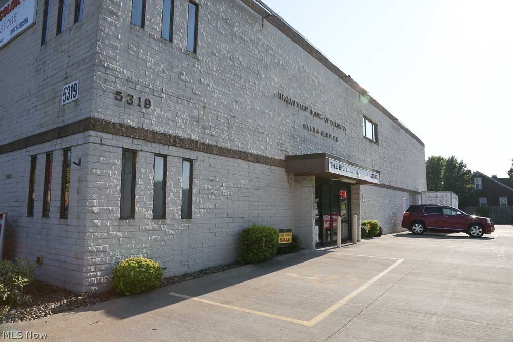 Tuxedo Farms - Commercial Lease