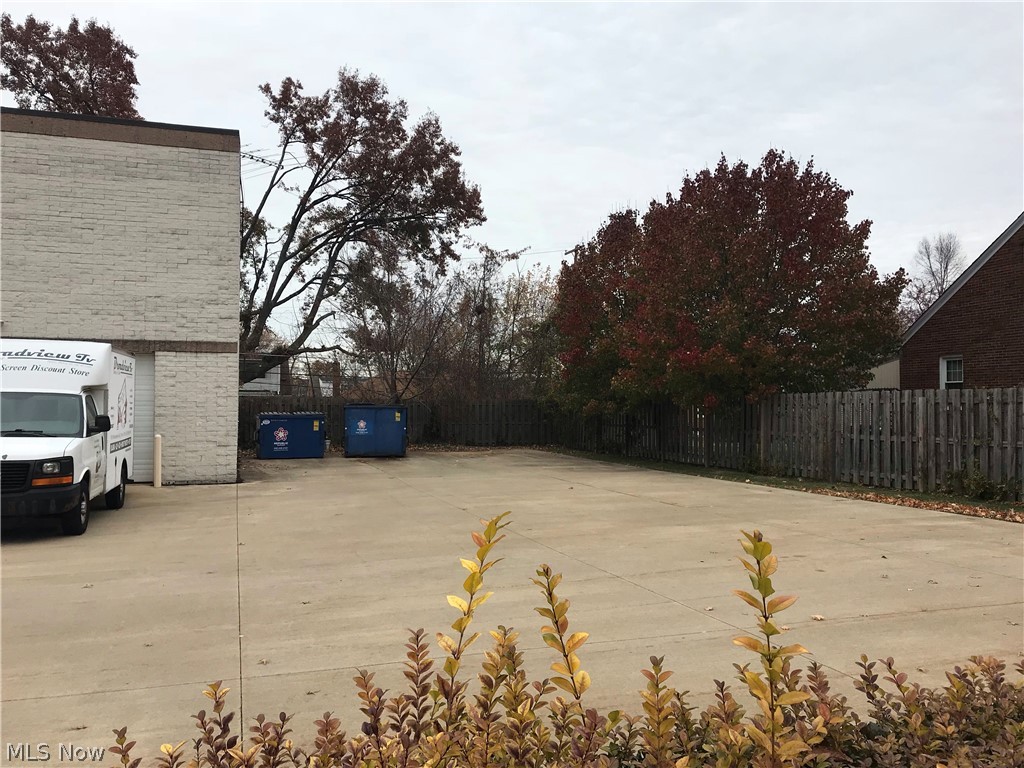 Tuxedo Farms - Commercial Lease