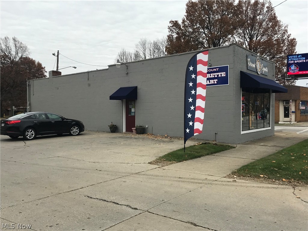 Tuxedo Farms - Commercial Lease