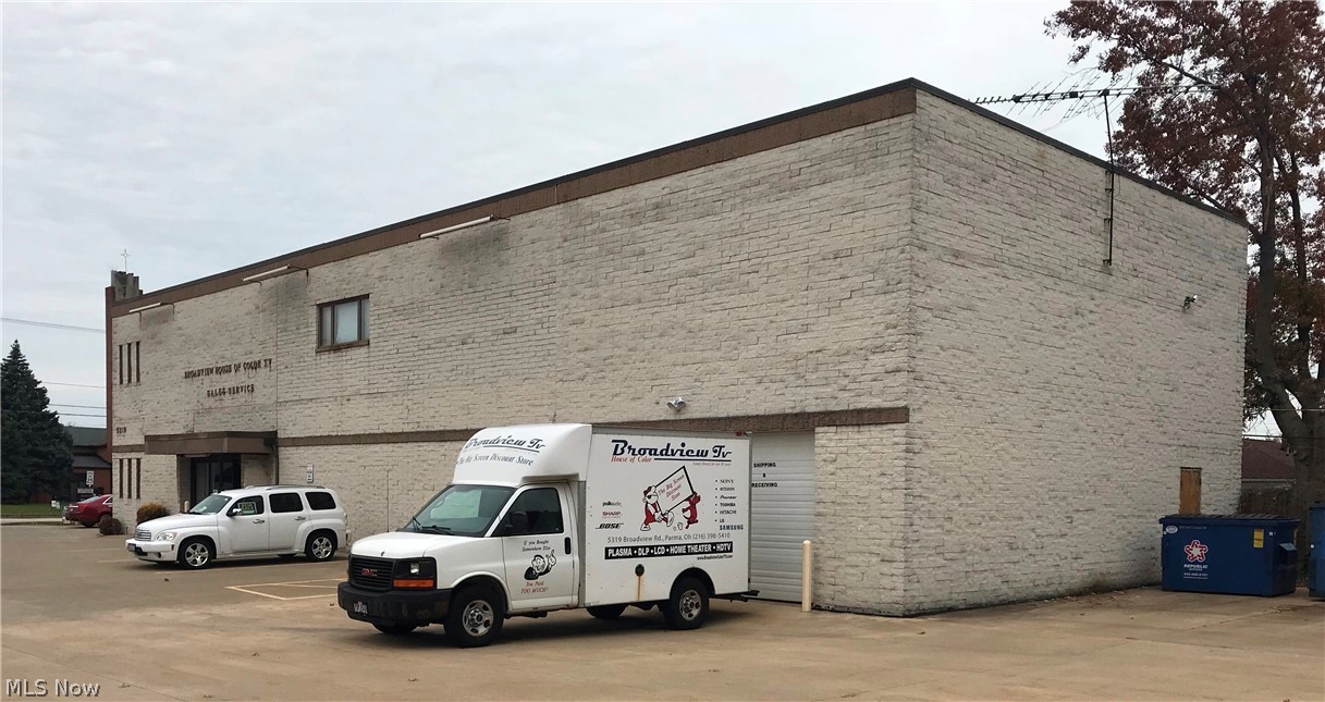 Tuxedo Farms - Commercial Lease