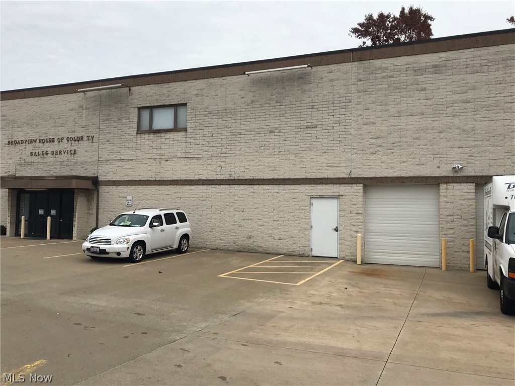 Tuxedo Farms - Commercial Lease