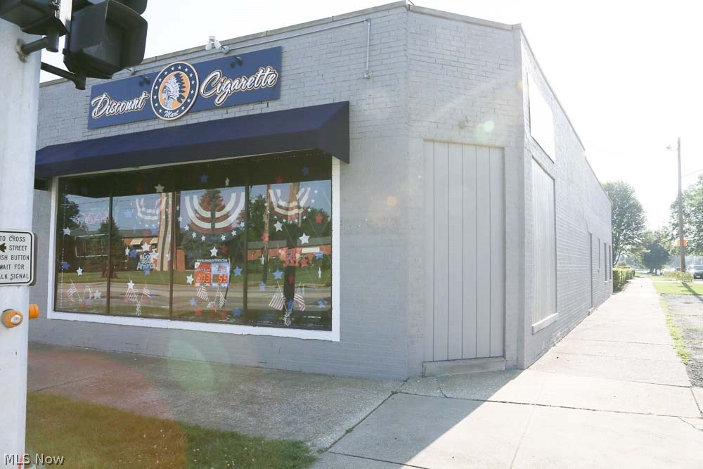 Tuxedo Farms - Commercial Lease