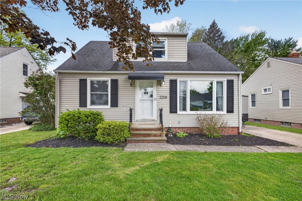 Photo of 2258 E 290th Street, Wickliffe, OH 44092 (MLS # 5209324)