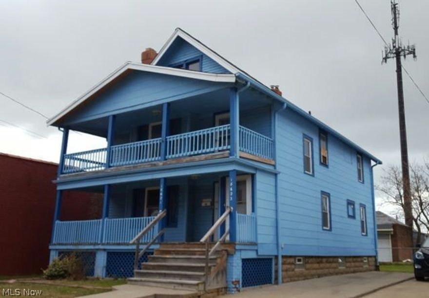 Great opportunity to buy this colonial style duplex located in Euclid, OH sitting on a 40x87 lot. In total, the interior has 2058 sq. ft. with 4 bedrooms
and 2 bathrooms plus a full basement.