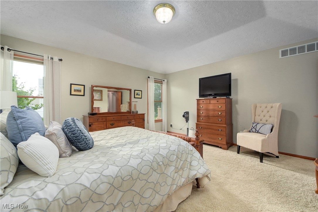 342 Pemberton Drive, Elyria, Ohio image 25