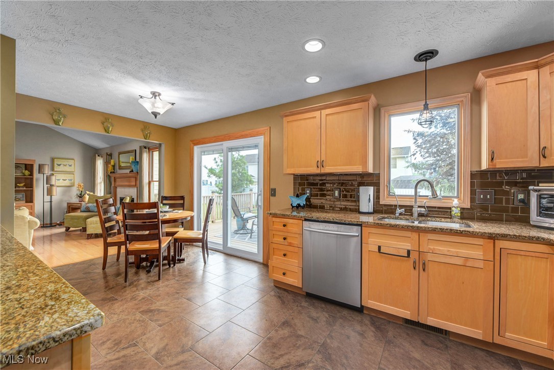 342 Pemberton Drive, Elyria, Ohio image 21