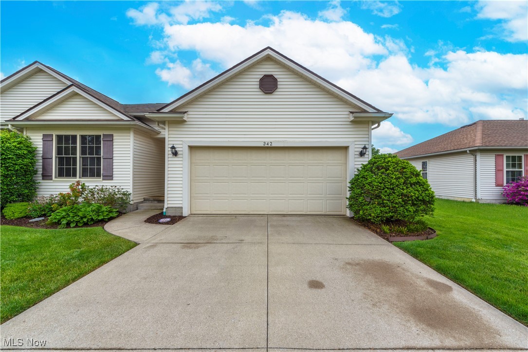 342 Pemberton Drive, Elyria, Ohio image 2