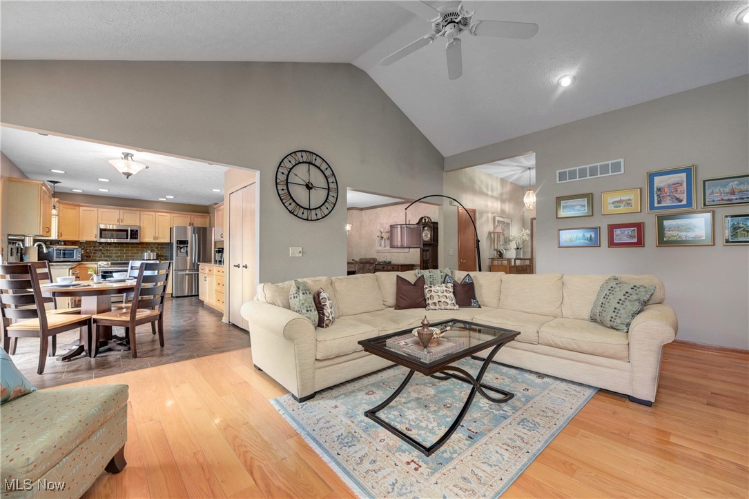 342 Pemberton Drive, Elyria, Ohio image 12