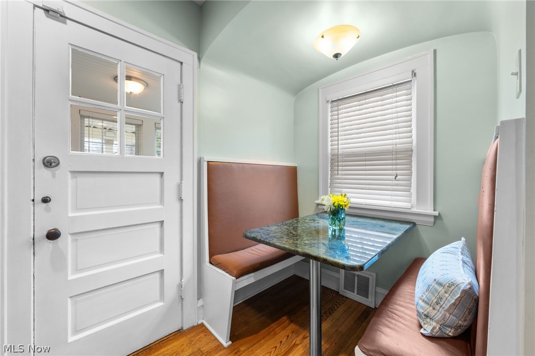 Commonwealth Realty & Bldg Co - Residential