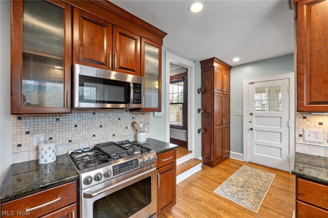 Commonwealth Realty & Bldg Co - Residential