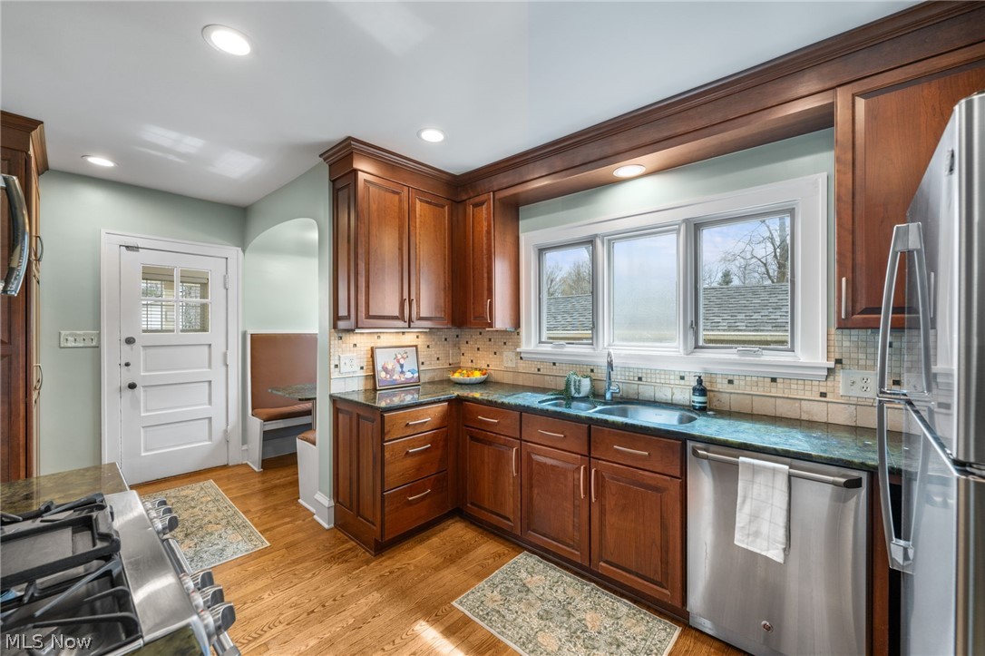 Commonwealth Realty & Bldg Co - Residential