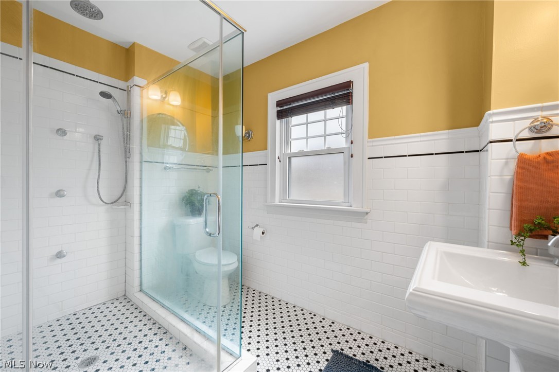 Commonwealth Realty & Bldg Co - Residential