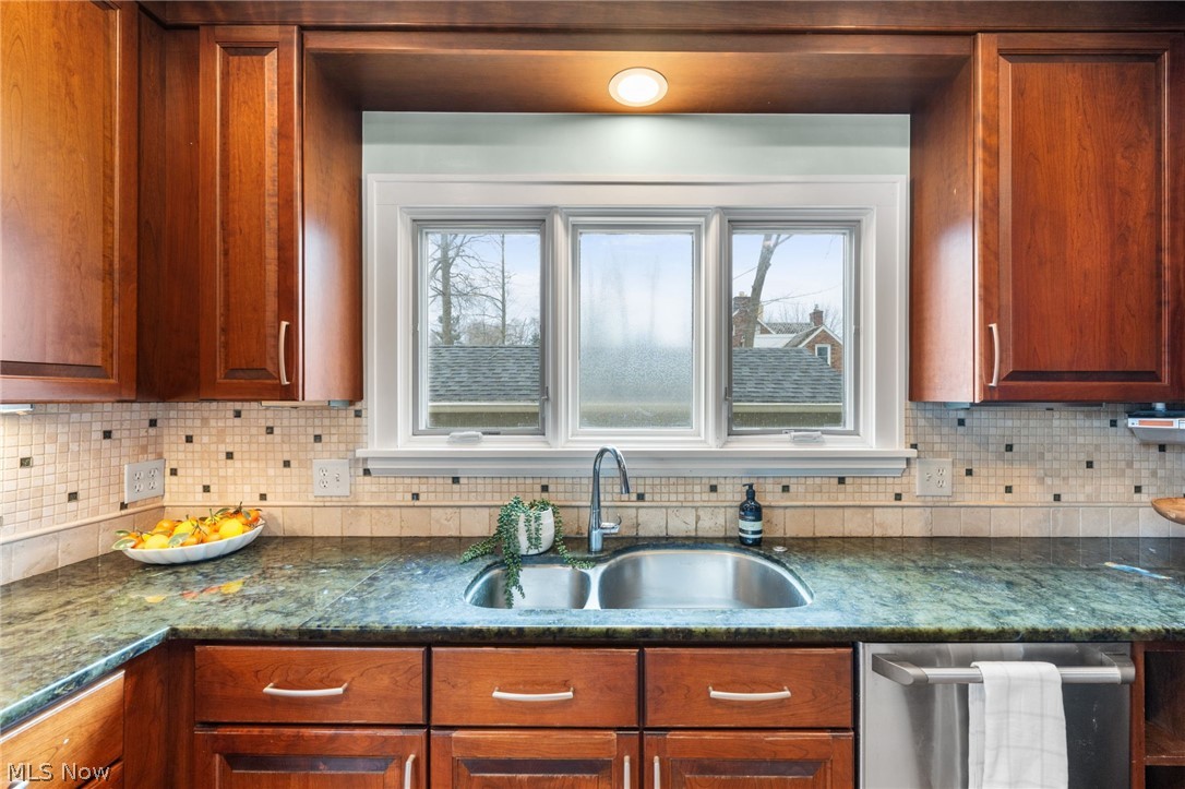 Commonwealth Realty & Bldg Co - Residential