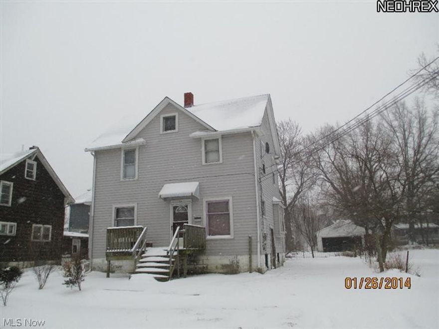 Colonial home with much potential! Separate entrance to second floor which could be used as a possible double unit. Hardwood floors throughout and there is a second kitchen on second level. Close to shopping, schools and easy access to freeways. This is a Fannie Mae HomePath Property.